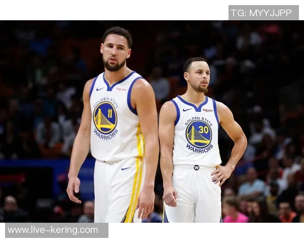 克莱汤普森的传奇篮球生涯与勇士队的辉煌成就回顾